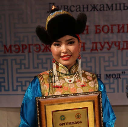 Ардын богино дуу дуулаач, мэргэжлийн дуучдын улсын V уралдааны дүн гарлаа